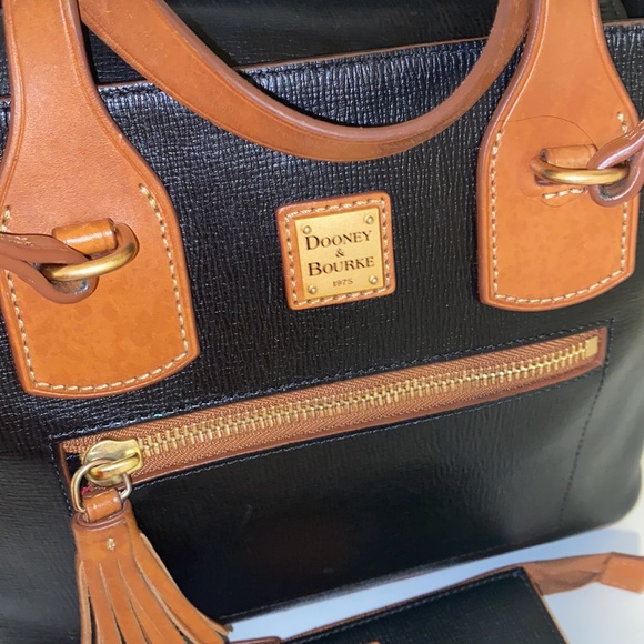 Dooney & Bourke double straps bag with wallet